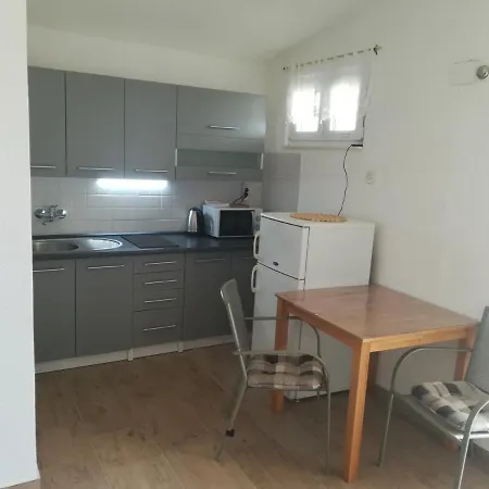 Lidija Ciovo Apartament *